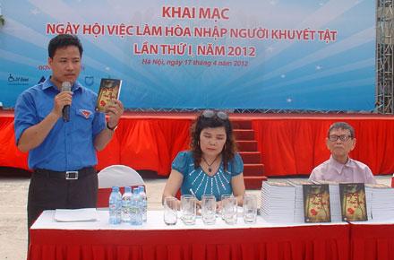 Ra mắt tập thơ của người khuyết tật
